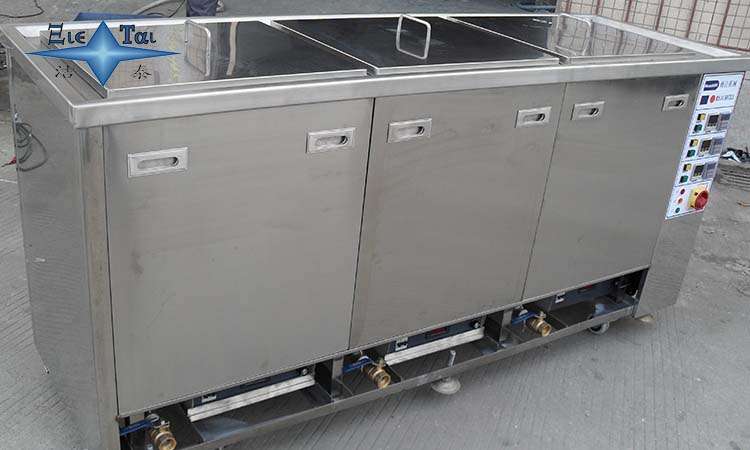 超聲波清洗機在航空制造行業(yè)的應(yīng)用，如何清潔航空設(shè)備？